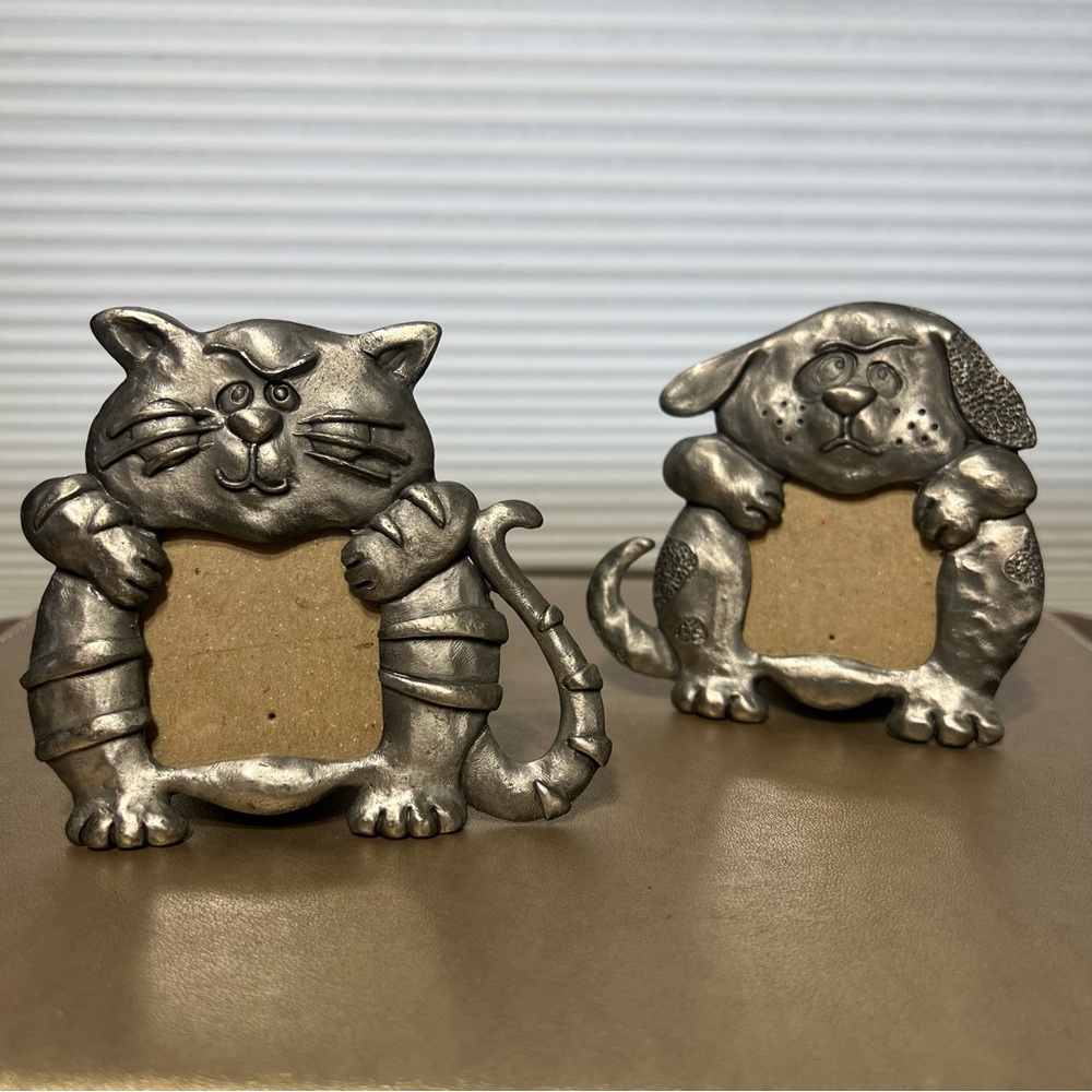 Ashleigh Manor 1986 Pewter Cat & Dog Folk Art Photo Frames Set of 2